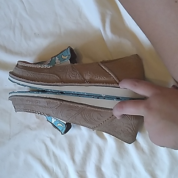 women's Ariat cruisers shoes color tan and peach size 7 - Picture 5 of 8